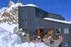 Skitour/Ländgüberschreitung Montblanc, 4810 m. Ausgangspunkt Cosmique-Hütte, 3613 m, unterhalb der Aiguille du Midi.. Foto: Günther Härter.
