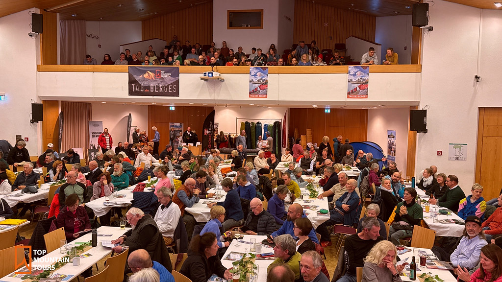 Voller Saal im Kultur- und Tagungszentrum Murnau