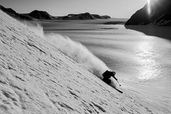 Skitouren auf Grönland. Foto: Robert Peroni.