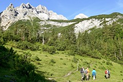 Wanderung Trekking Zugspitze. Aufstieg nach der Reintalangerhütte zur Zugspitze. Foto: Dr. Hedwig Weisser.