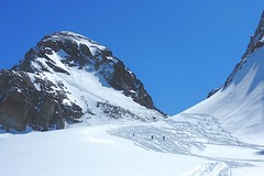 Silvretta, Skitour Piz Buin, 3312 m, Buinlücke und Gipfelaufbau des Piz Buin. Foto: Günther Härter.