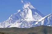 Zelt-Trekking Nepal, Dhaulagiri-Runde. Das gewaltige Massiv des Dhaulagiri 1, 8167 m, von Nordosten. Foto: Archiv Härter.