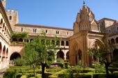 Berg- und Kulturwanderungen in Spanien/Extremadura. Prachtvoller Innenhof im Kloster Guadalupe. Foto: Günther Härter.