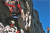 Klettern an festem Dolomitenfels. Foto: Lowa.