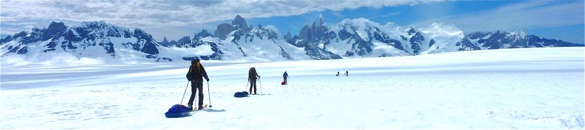 Patagonien. Unterwegs auf dem "Hielo Sur" mit Blick auf Fitz Roy und Cerro Torre. Foto: Günther Härter.