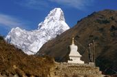 Nepal, Lodge-Trekking, Everest-Basislager. Ama Dablam, 6856 m. Foto: Archiv Härter.
