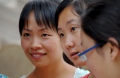 Chinesische Englisch-Studentinnen in Zhangye. Foto: Günther Härter.