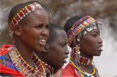 Massai-Frauen beim Amboseli-Nationalpark. Foto: Günther Härter.