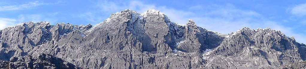 Expedition zur Carstensz-Pyramide, 4884 m
- Einer der Seven Summits